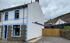 Rhondda Tunnel Cottage By Staystaycations