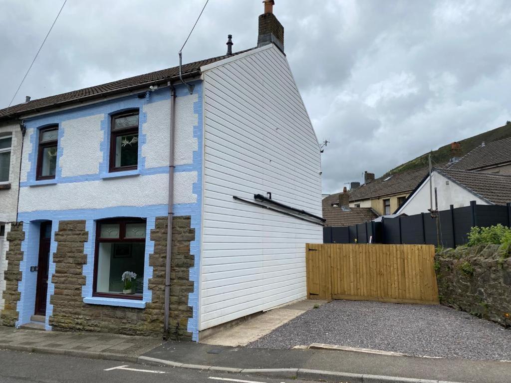 Rhondda Tunnel Cottage By Staystaycations Treorky Exterior photo